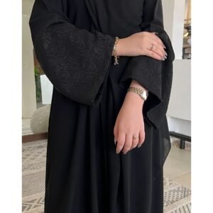 Rosana عباية مرام, عباية انيقة بتصميم نباتي بسيط