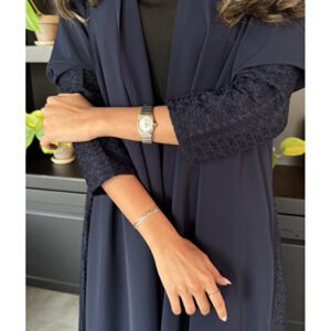 TREADY عباية كريب باللون الكحلي مع تطعيمات مكشكشة باللون الكحلي